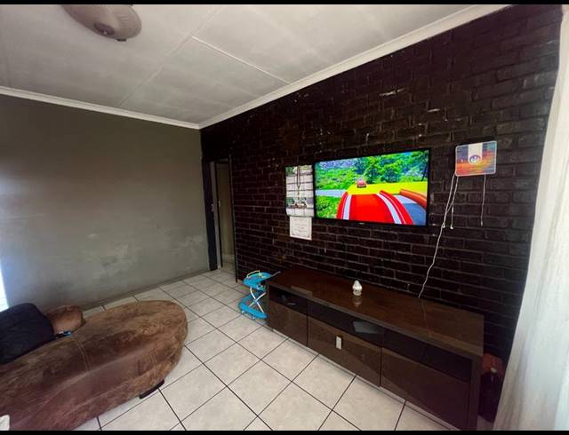 1 BEDROOM APARTMENT FOR SALE IN PRETORIA WEST